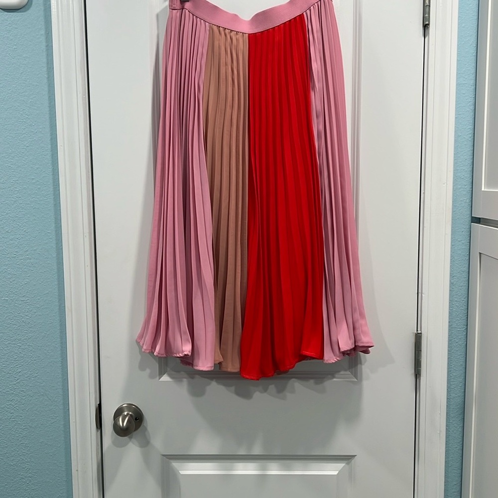 Date Night Spring Pleated Midi Skirt